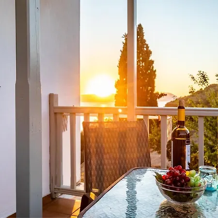 Servani & Apartmán Loutraki (Skopelos)