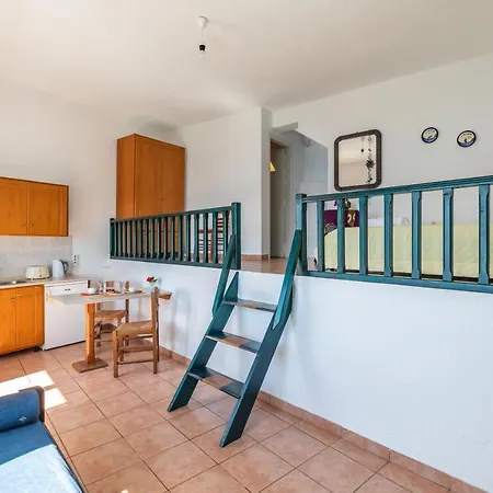 Servani & Appartamento Loutraki (Skopelos)