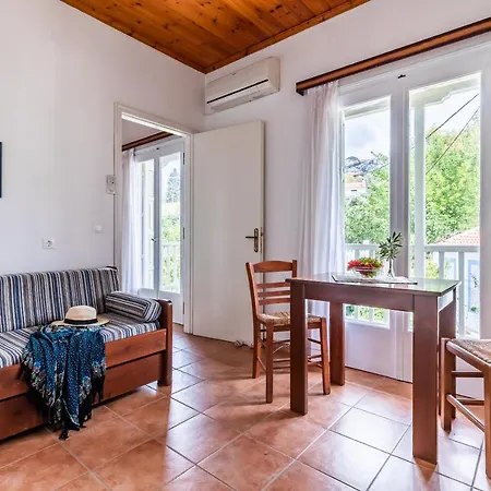 דירה Servani & לוטראקי